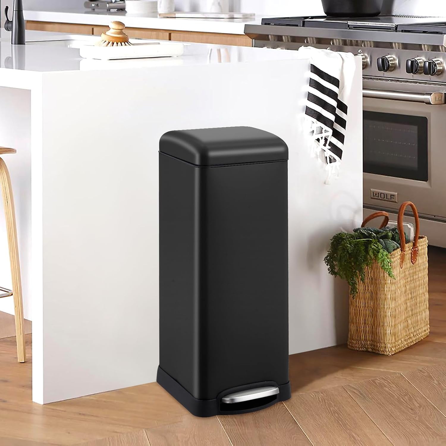 GAOMON 8 Gallon Kitchen Trash Can, Fingerprint-Proof Stainless Steel Garbage Can with Soft Close Lid, Foot Pedal, Removable Inner Bucket for Home, Office, Bedroom, Bathroom,Black