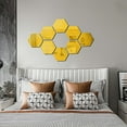thumbnail image 3 of Juego de 24 piezas para habitaciones infantiles y decoración del hogar. Añada un glamour moderno a dormitorios, salas de estar y paredes de TV. Pegatinas de espejo hexagonales 3D plateadas, 3 of 5