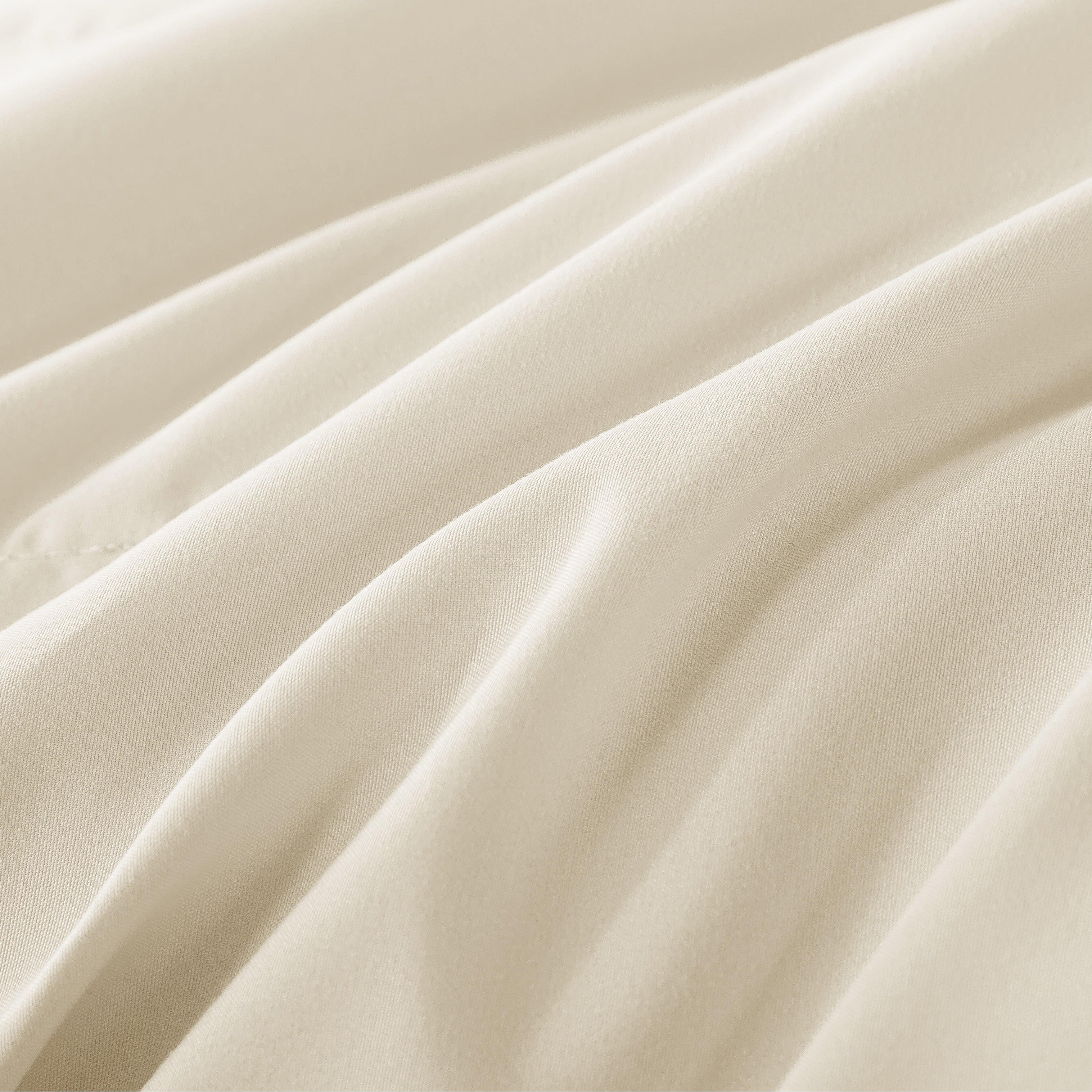 Ruffle Down Alternative Blanket - Full/Queen - Vanilla Ice (Pantone 11-0104)