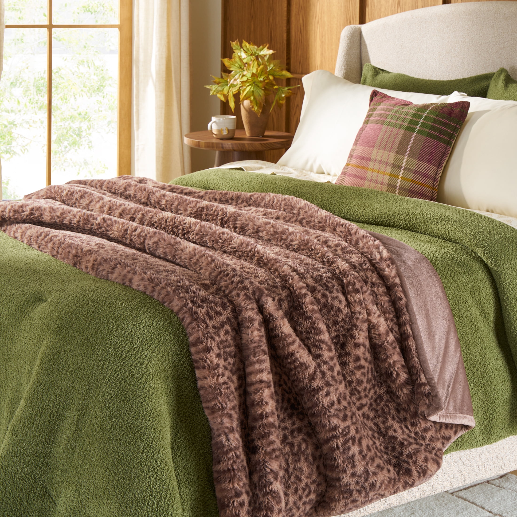 Better Homes & Gardens Brown Leopard Faux Fur Oversized Throw, 50 in x 72 in