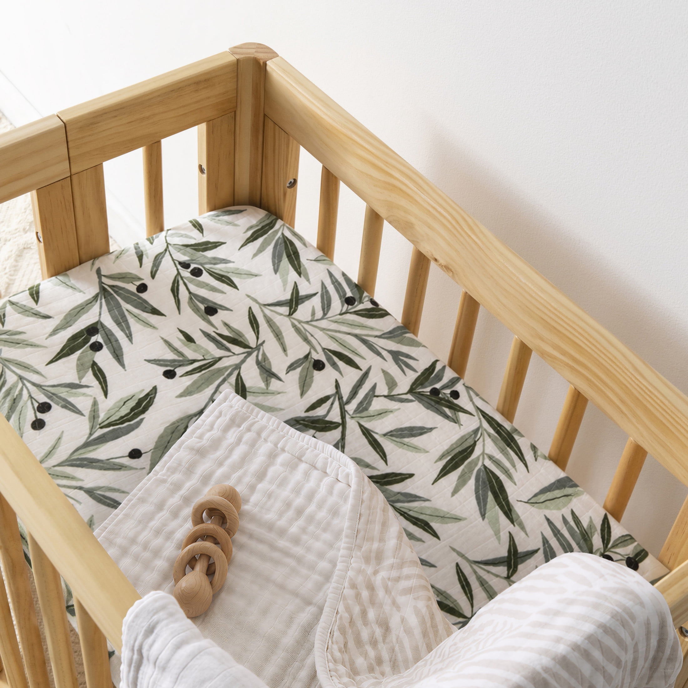 Babyletto All-Stages Bassinet Sheet in GOTS Certified Organic Muslin Cotton