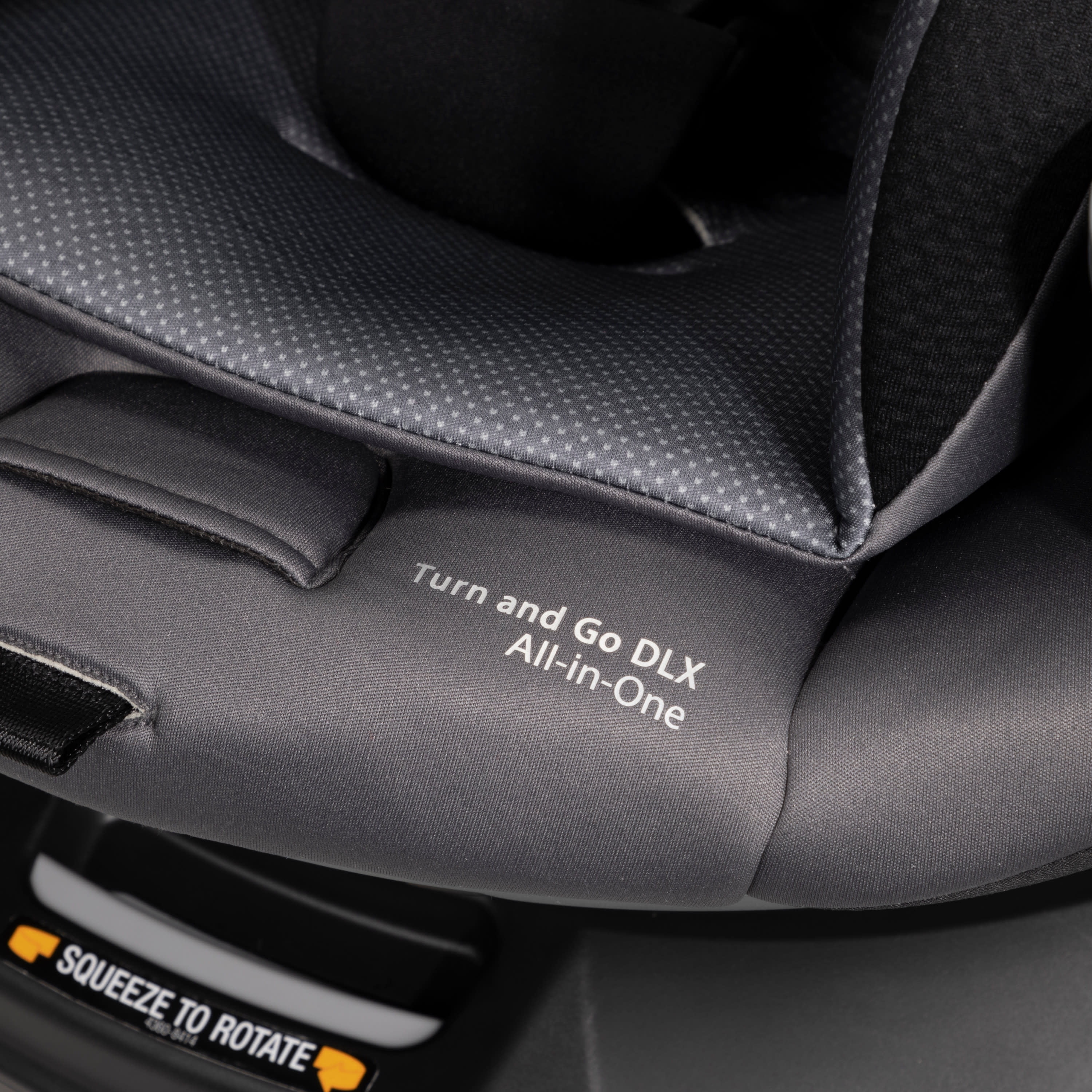 Safety 1ˢᵗ Turn and Go 360 DLX Rotating All-in-One Convertible  Car Seat, High Street