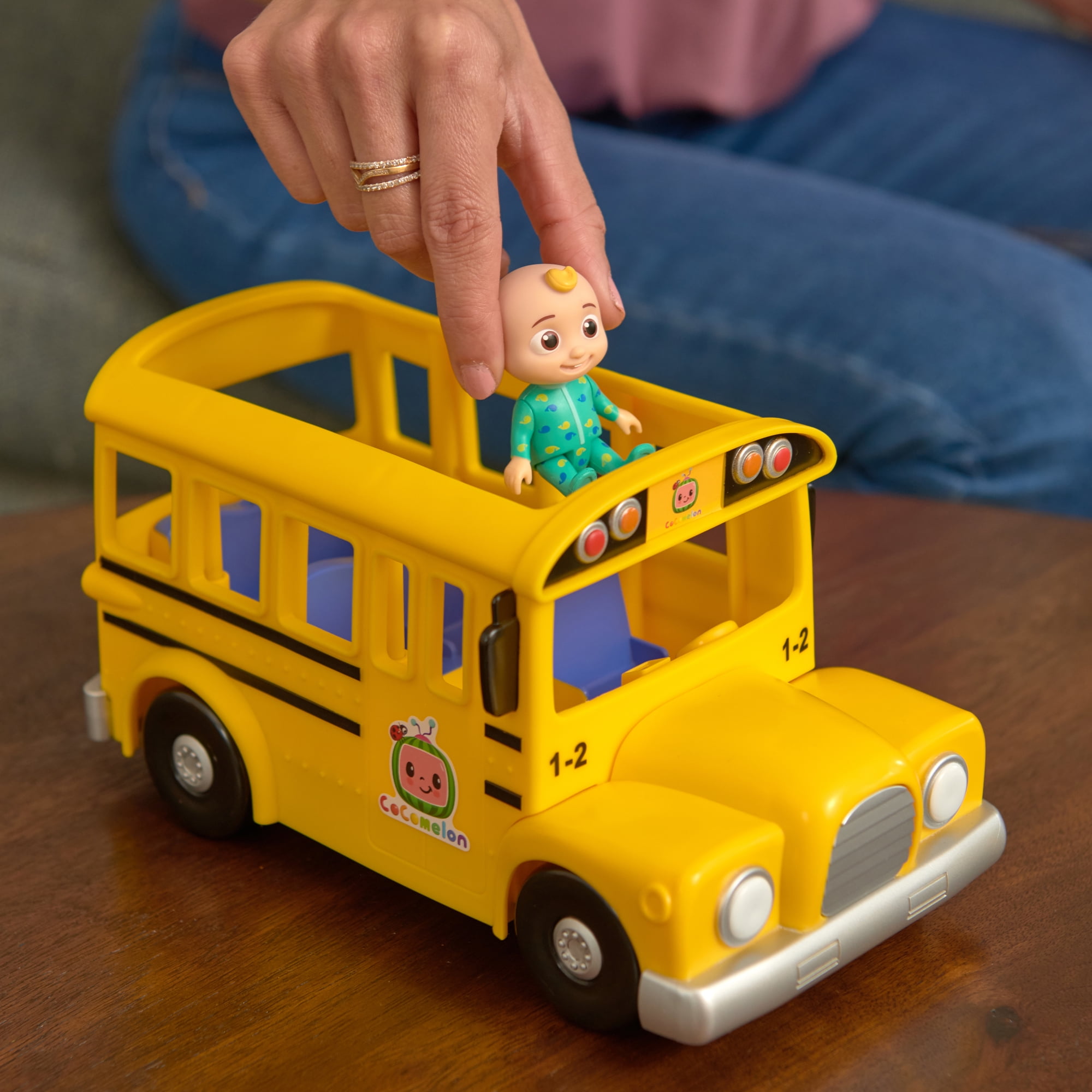 Plays Wheels on The Bus Cocomelon Musical Yellow School Bus 