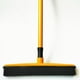 thumbnail image 2 of Herramienta de eliminación de pelo para mascotas GrayBroom, mango telescópico, escoba de goma suave para suelo de madera dura, 2 of 5