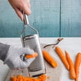 thumbnail image 4 of Rallador Microplane Serie Profesional Fino para Queso Duro, 4 of 6