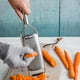 thumbnail image 4 of Rallador Microplane Serie Profesional Fino para Queso Duro, 4 of 6