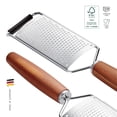 thumbnail image 2 of Rallador de queso triangular Sense UltraSharp de acero inoxidable, 2 of 3