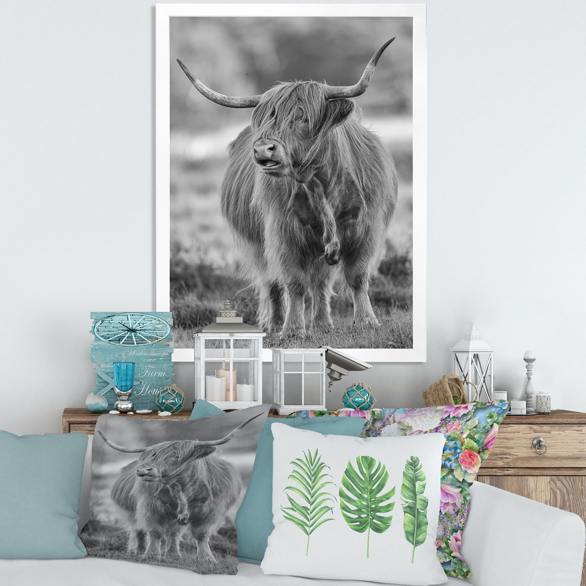 Designart 'Close Up View of Monochrome Bull' Farmhouse Framed Art Print