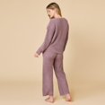 thumbnail image 3 of Conjunto de Ropa Cómoda Softies Marshmallow con Escote en V para Mujer XL, 3 of 8