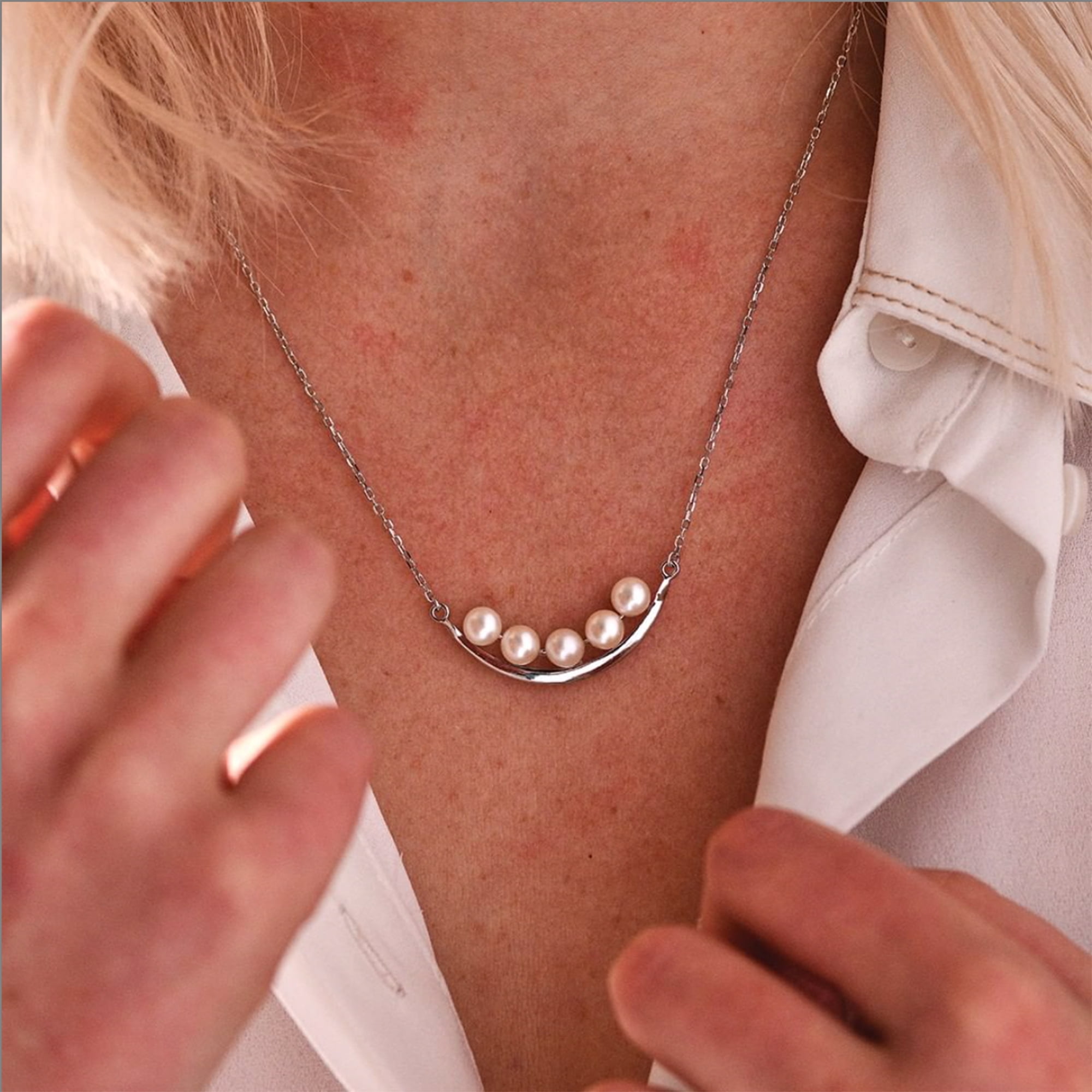 ブレスレット LESS IS MORE fluffy pearl bar necklace Ross-Simons 5.5-6mm Cultured Pearl Curved Bar Necklace in