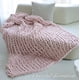 thumbnail image 2 of Manta gruesa tejida Maetoow de chenilla 127x152 cm rosa suave, 2 of 7
