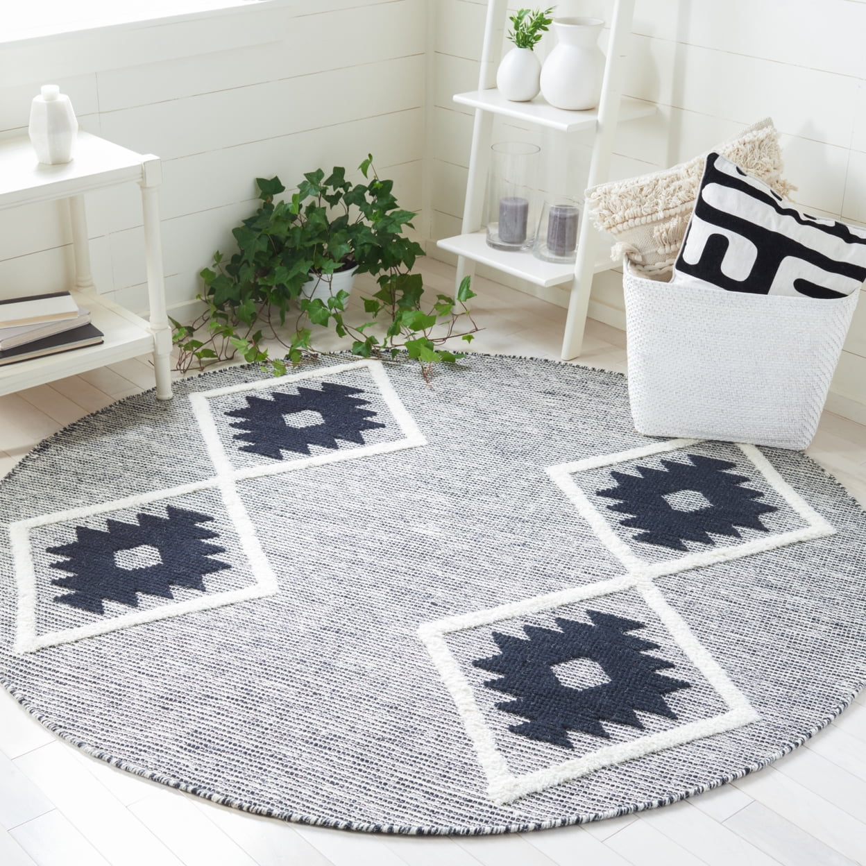 SAFAVIEH Vermont Yolonda Geometric Area Rug, Black/Ivory, 6' x 6' Round