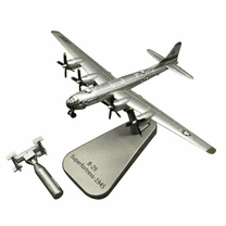 Retro Decor Toy 1:300 Scale US B29 Superfortress Air Fortress Bomber Model for Collectors Enthusiasts APPLAYERR Spare Part