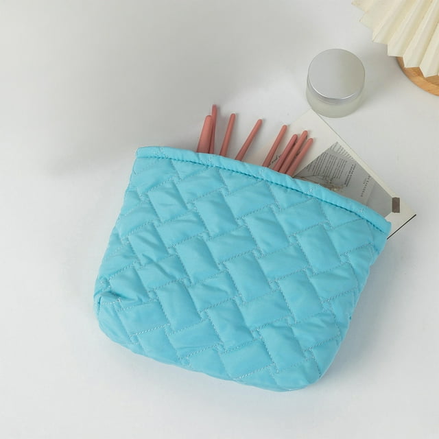Handmade Knitted Cosmetic Bag with Striped Color-Block Pattern, Portable Zippered Makeup Pouch for Travel and Daily Use