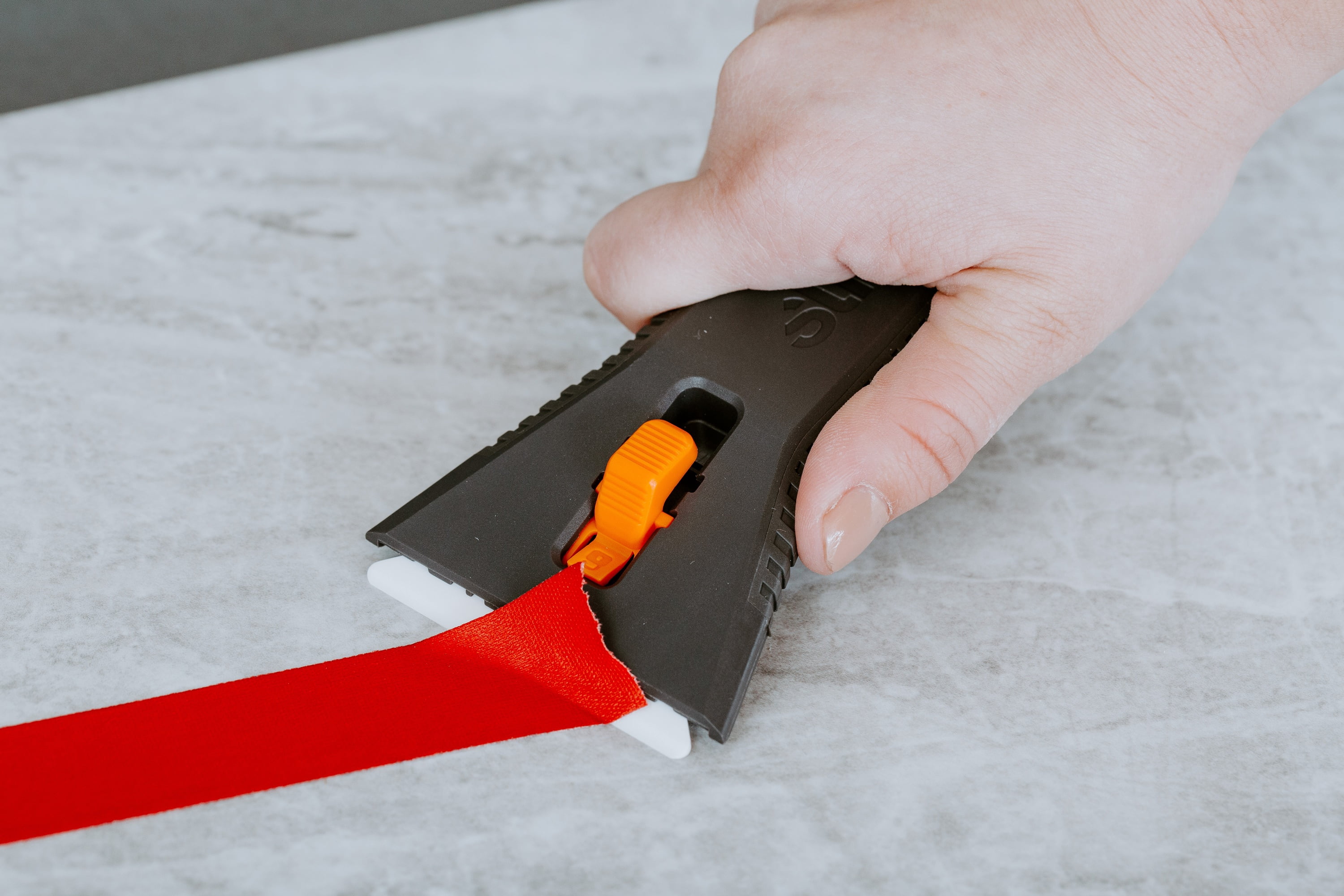 Slice 10591 Manual Utility Scraper | Locking Ceramic Blade, Soft-Touch Comfort Grips | Finger Friendly Ceramic Safety Knife Blade