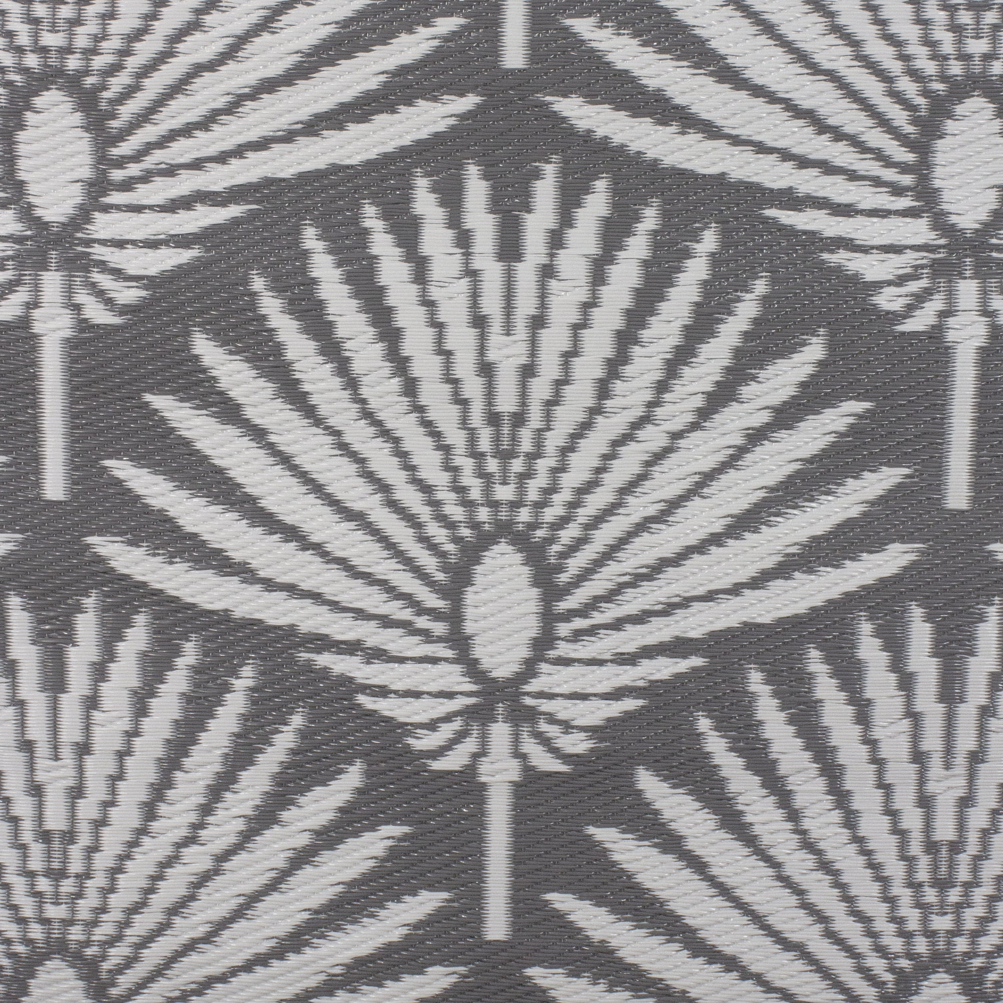 Northlight 4' x 6' Gray and White Fan Leaf Rectangular Outdoor Area Rug