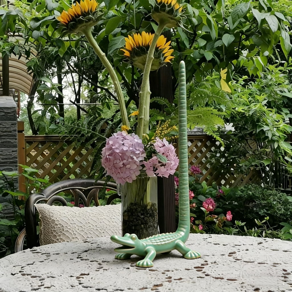 QueMer Compact Heavy 2 Pound Wrought Iron Paper Towel Holder Gharial Art Stable for Bathroom Kitchen Space Saving