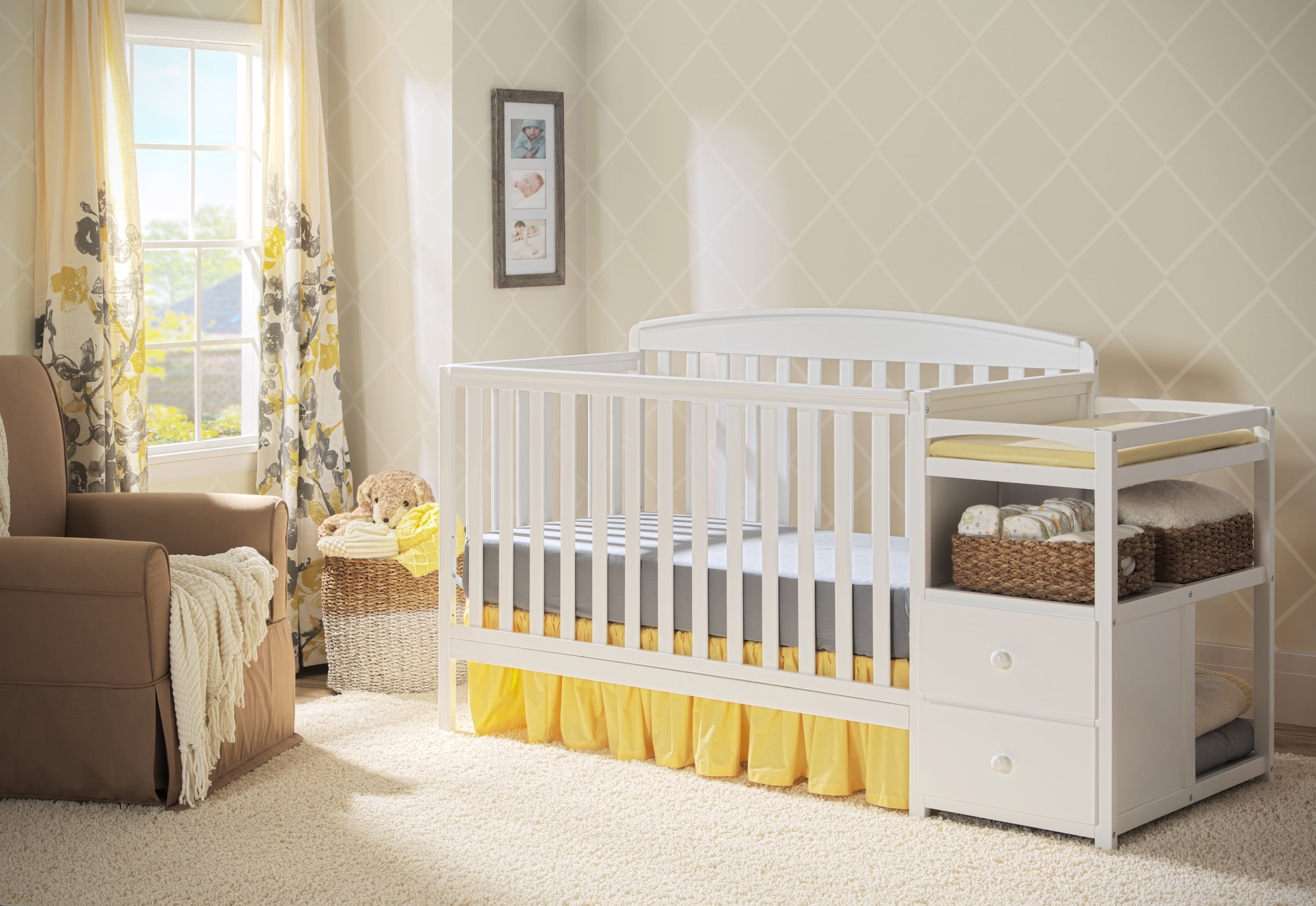 delta children royal convertible crib n changer