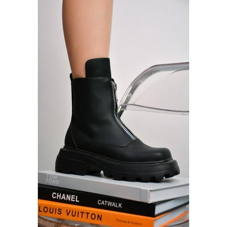 

CAPE ROBBIN KYNDALL Booties