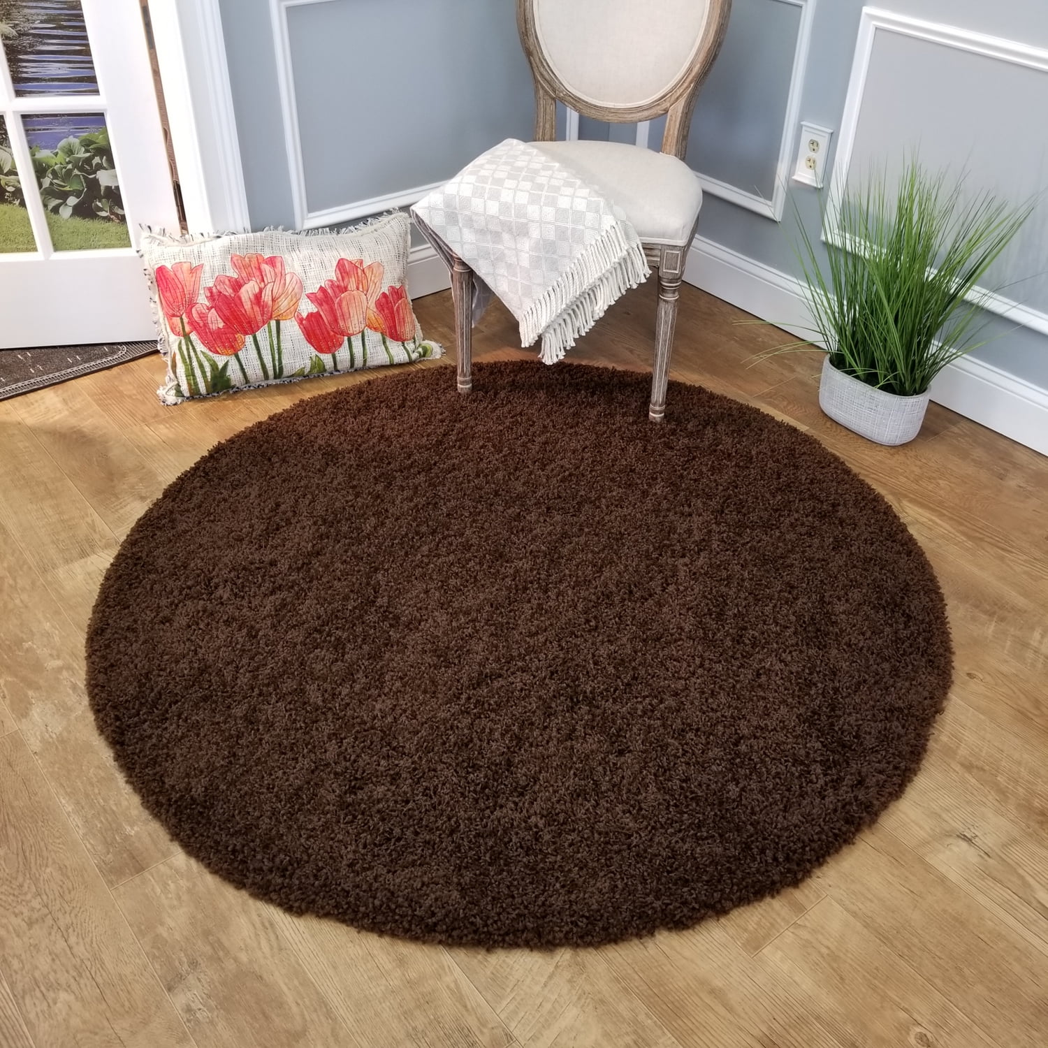 Maxy Home Bella Solid Brown 5 ft. Round Shag Area Rug