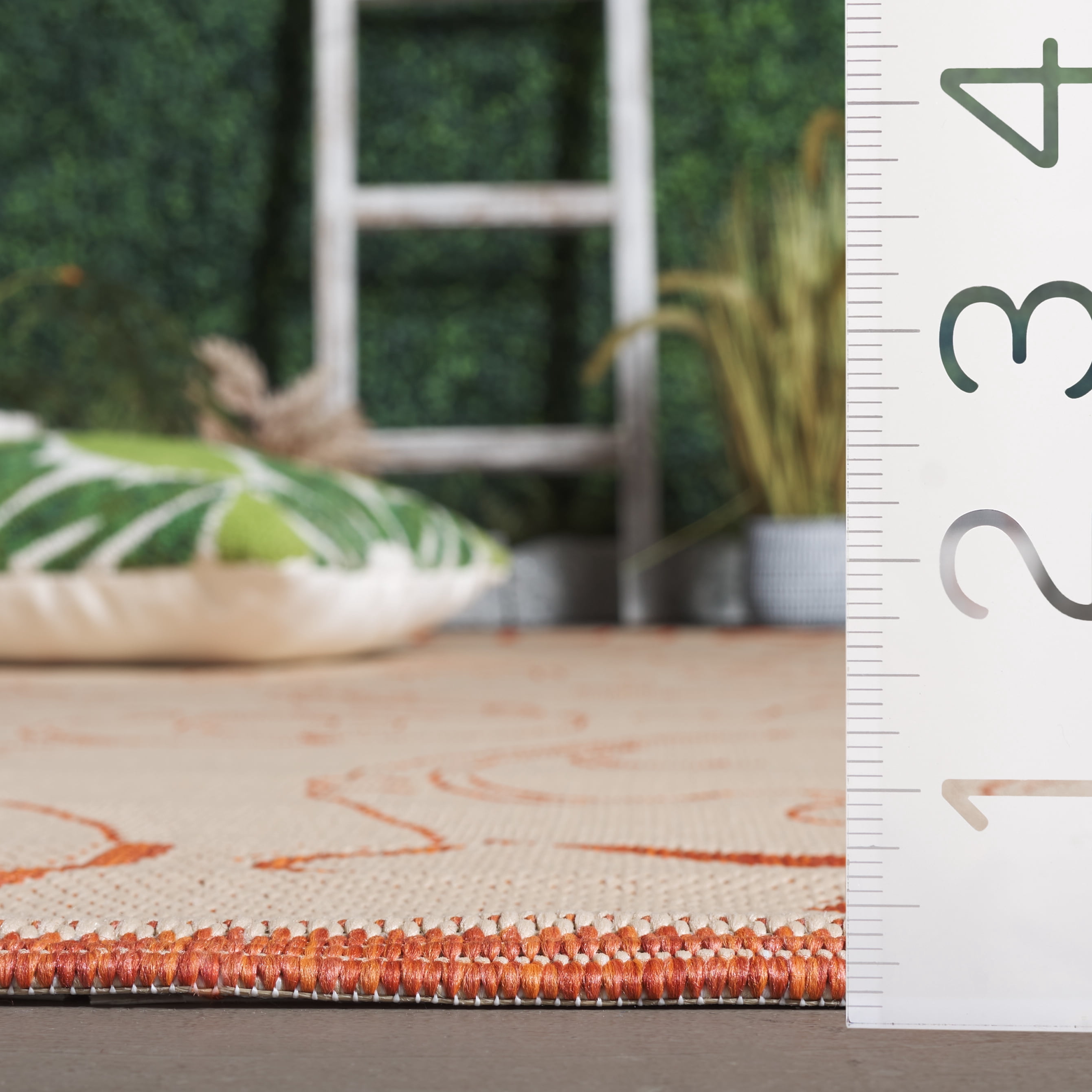Safavieh Courtyard Daniel Oriental Indoor/Outdoor Runner Rug, Natural/Terracotta, 2'3" x 6'7"