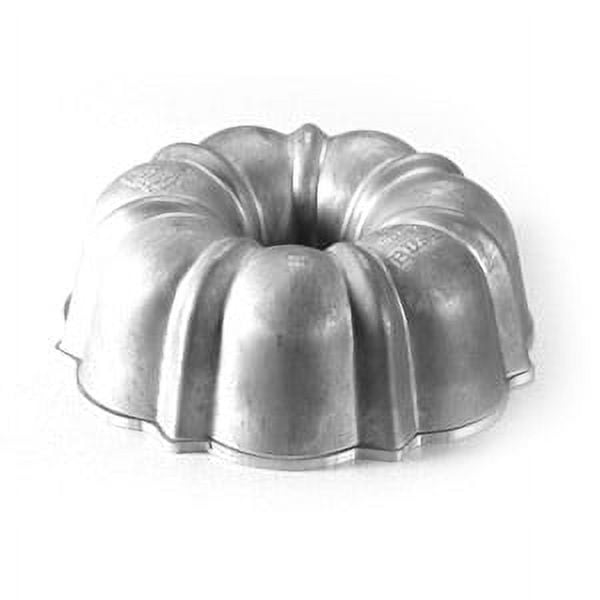 Nordic Ware 6-Cup Cast Aluminum Bundt Baking Pan, Commercial-Grade