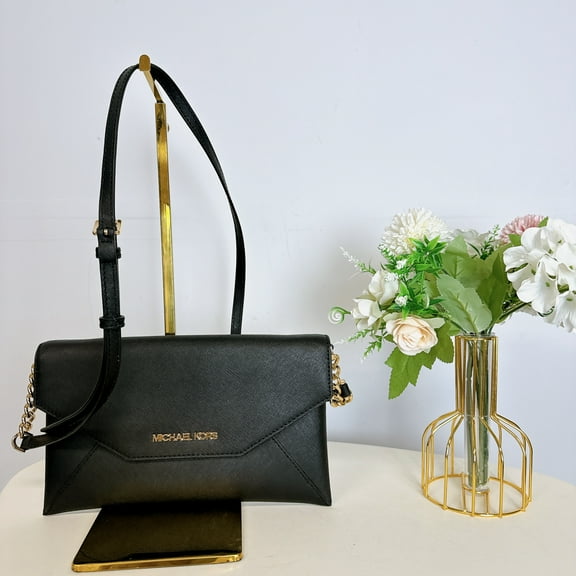 MICHAEL KORS 35F9GTTC6L Jet Set Medium Saffiano Leather Clutch IN BLACK