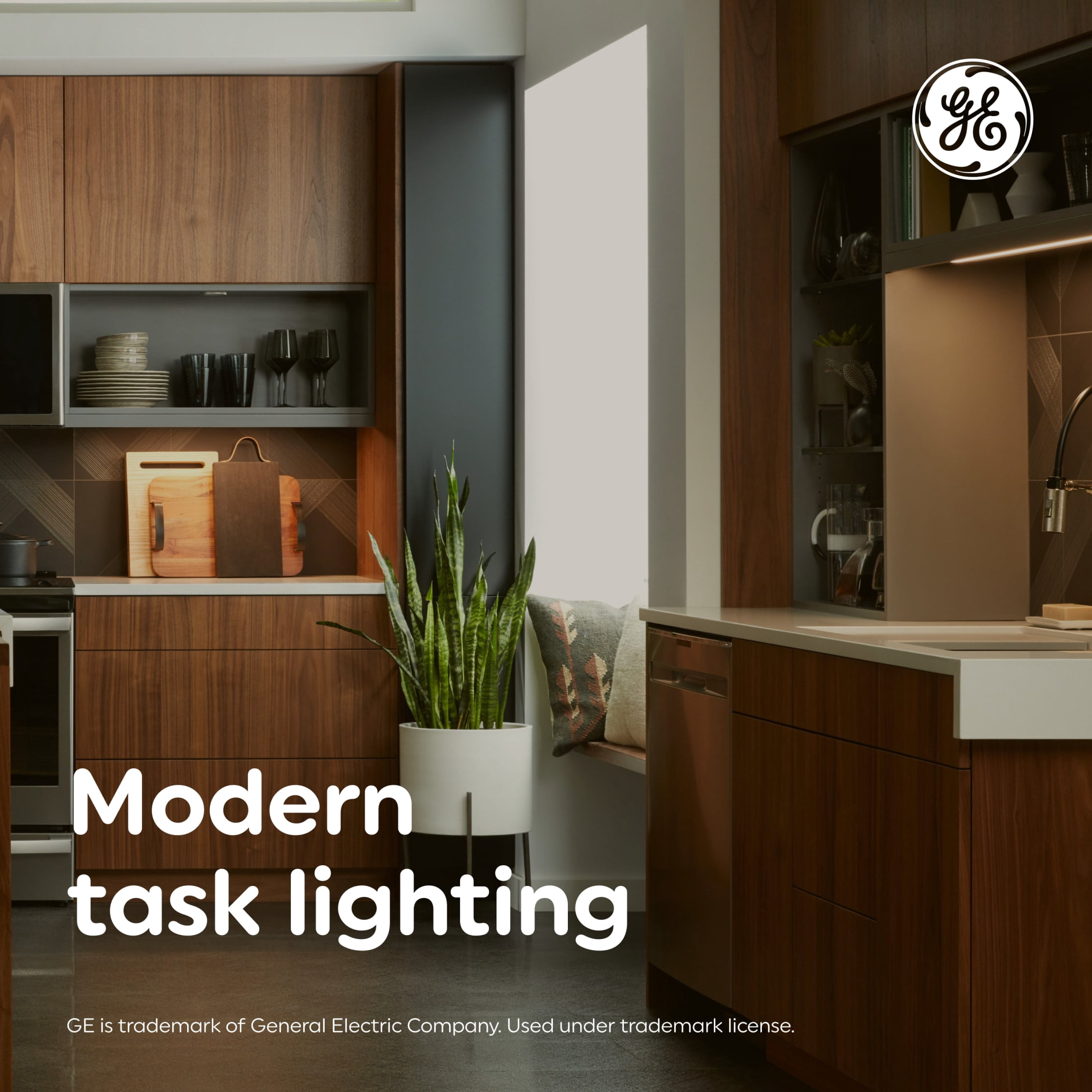 GE LED Slim Undercabinet Light Fixture, 12-inches, Warm White, Linkable