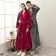 thumbnail image 2 of Albornoz de pareja, grueso, de manga larga, supersuave, para estar en casa, para otoño e invierno, ideal para el baño., 2 of 5