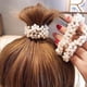 thumbnail image 4 of 4 piezas de coleteros de perlas, cuerdas elásticas para el cabello, coleteros, aros para el cabello para mujeres, 4 of 5