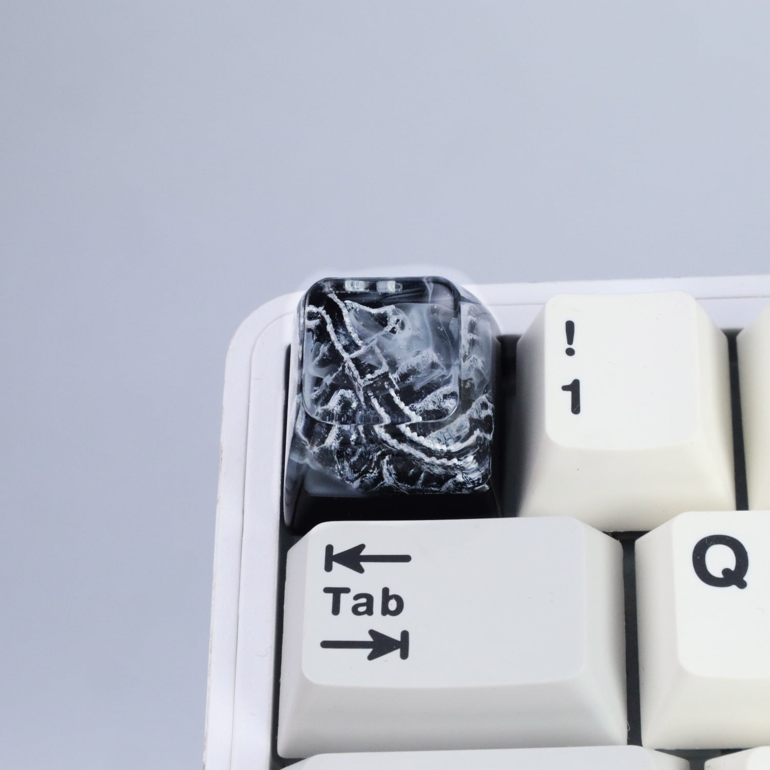 Artisan Resin Keycaps for Mechanical Keyboard,Ink Painting Style with Great Wall & Pavilion Design, Translucent Glow Keycaps