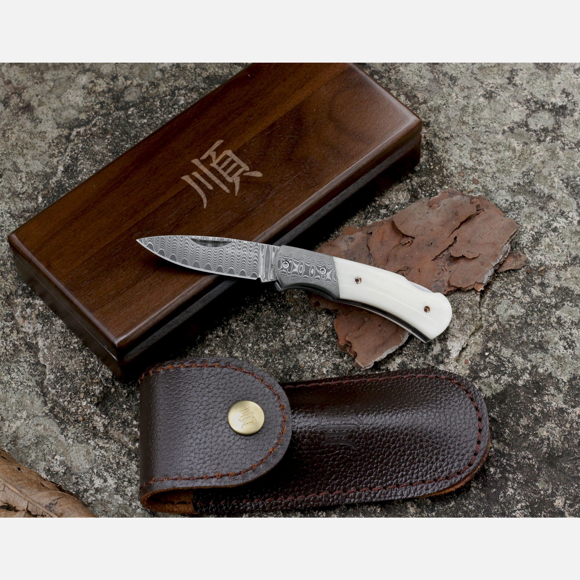 YOUSUNLONG Folding Knife - Camping Knife Overall 140mm Japanese Damascus Steel Bull Bone Handle
