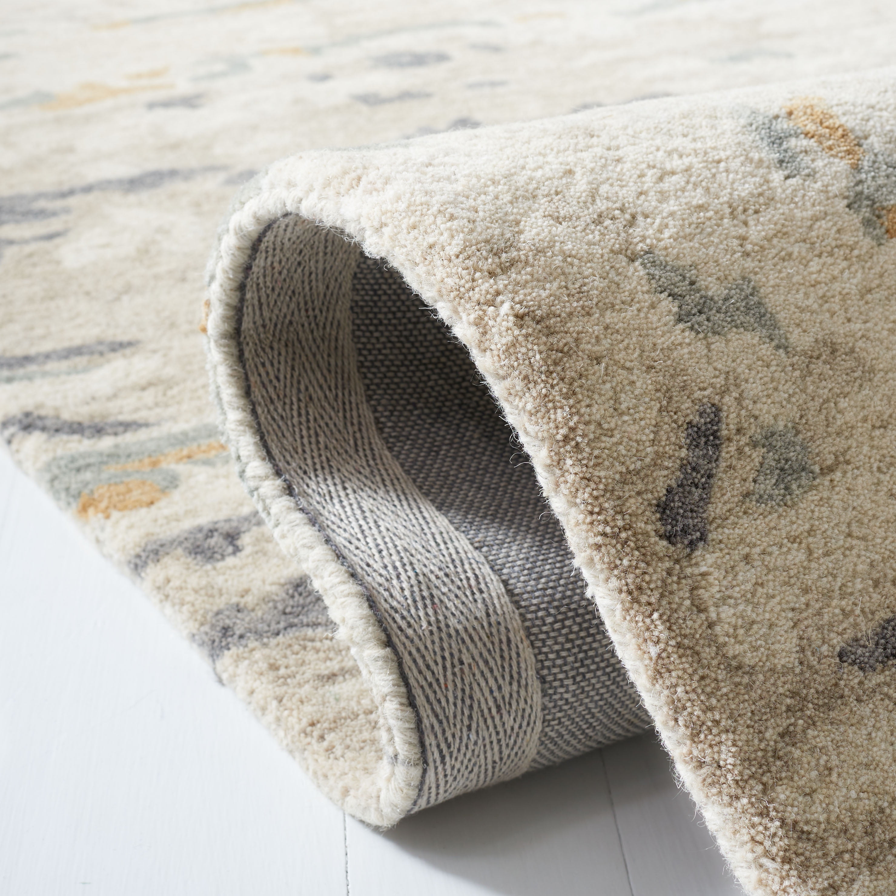 SAFAVIEH Soho Lue Abstract Area Rug, Beige/Grey, 6' x 6' Round