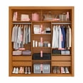thumbnail image 3 of Closet Moderno y Elegante Estilo Contemporáneo, 3 of 7
