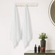 thumbnail image 4 of Juego de 2 toallas de baño de algodón REGALWOVEN, suaves, altamente absorbentes y de secado rápido para baño, gimnasio, SPA, yoga, blancas 28' x 56', 4 of 7