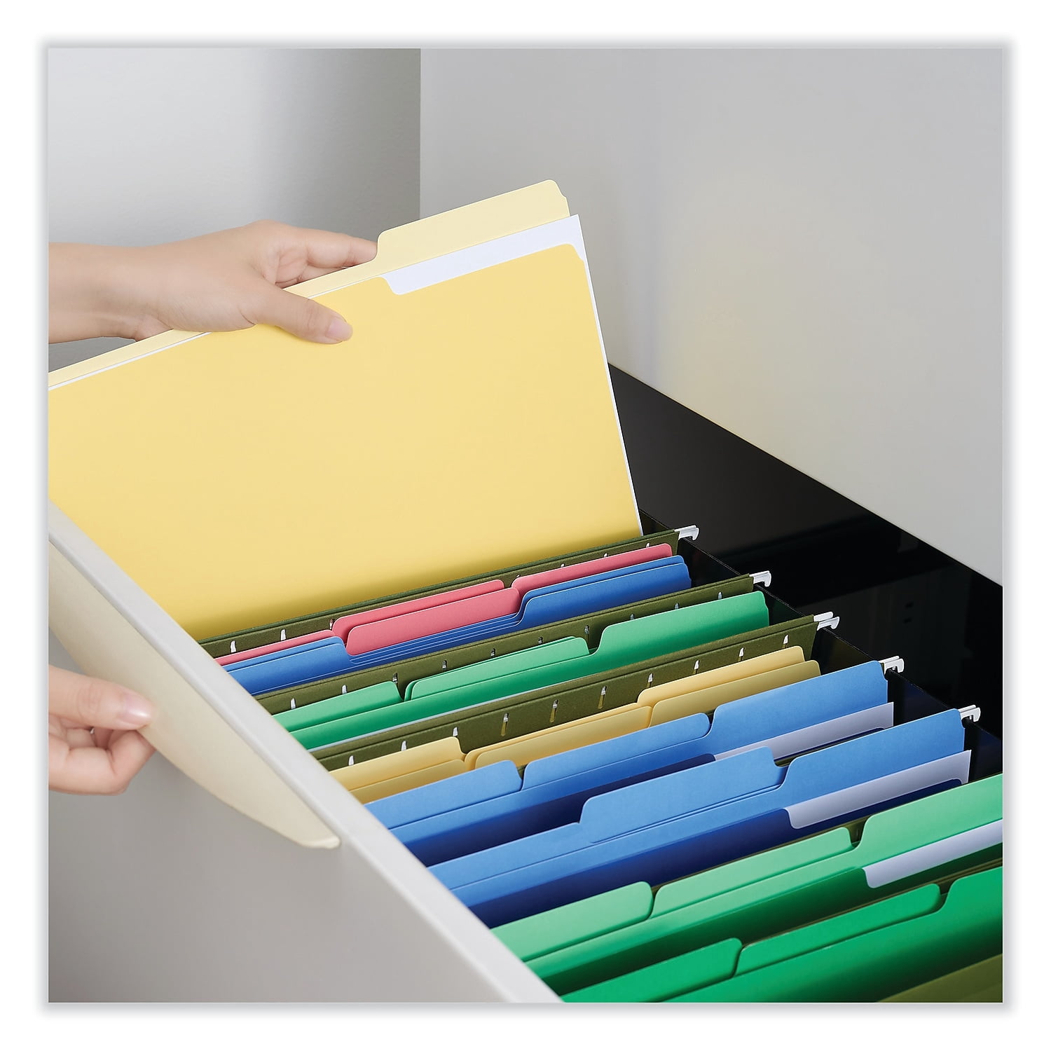 Universal UNV12304 1/3-Cut Assorted Tab Interior File Folders - Letter Size, Yellow (100/Box)