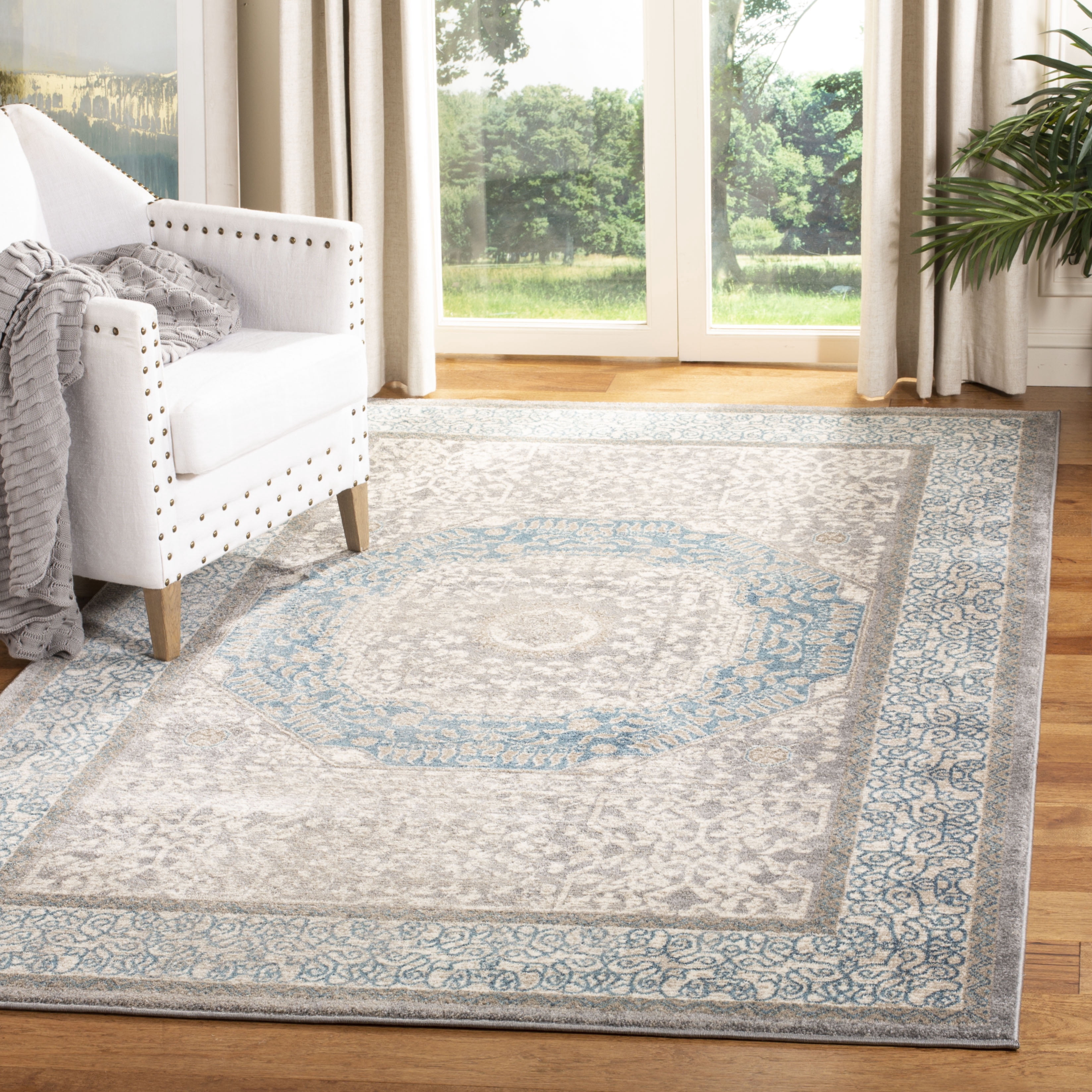 SAFAVIEH Sofia Waylon Geometric Bordered Area Rug, Light Grey/Blue, 3' x 3' Square