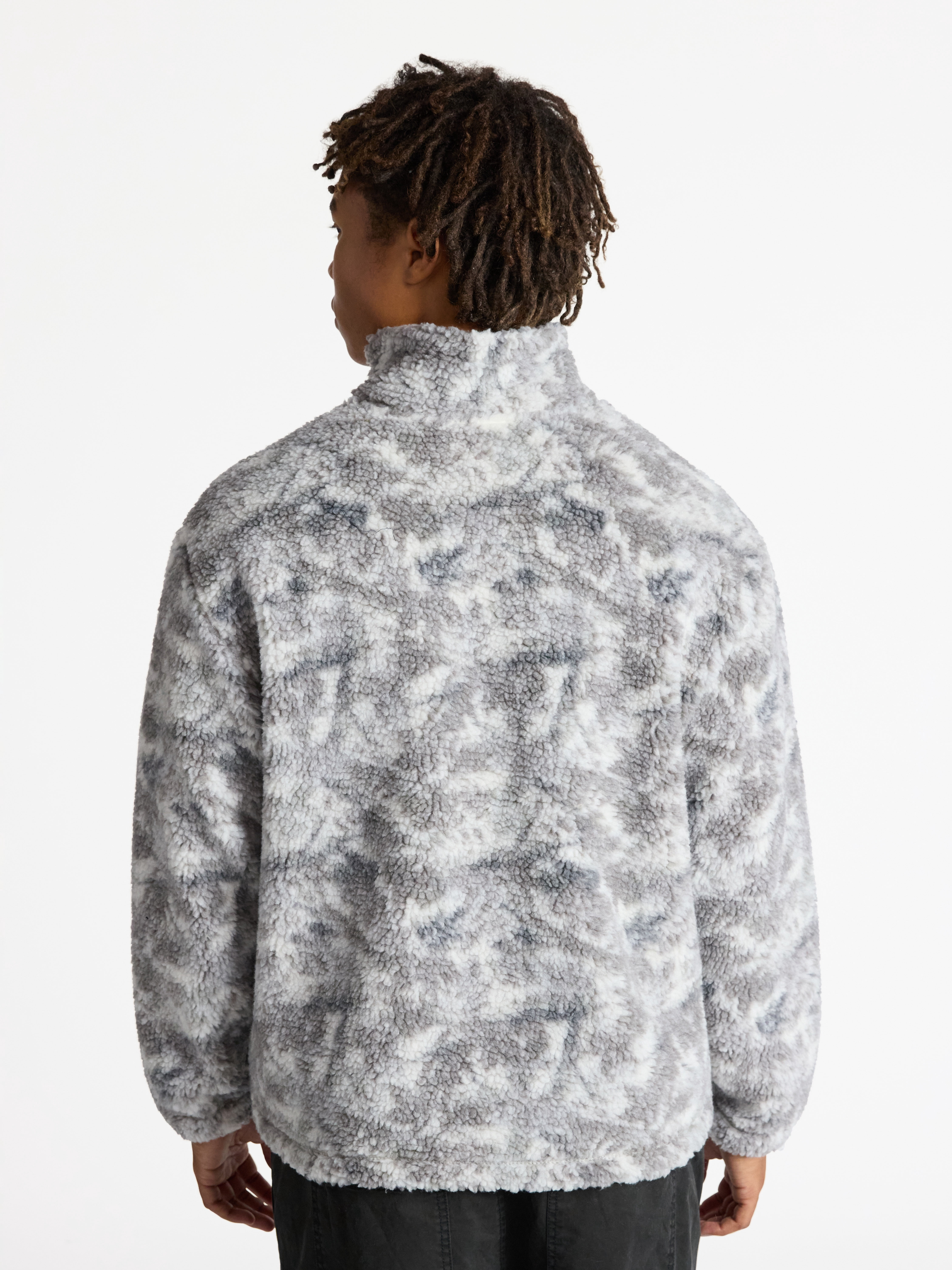 No Boundaries High Pile Fleece Pullover with Long Sleeves, Men's XS-4XL