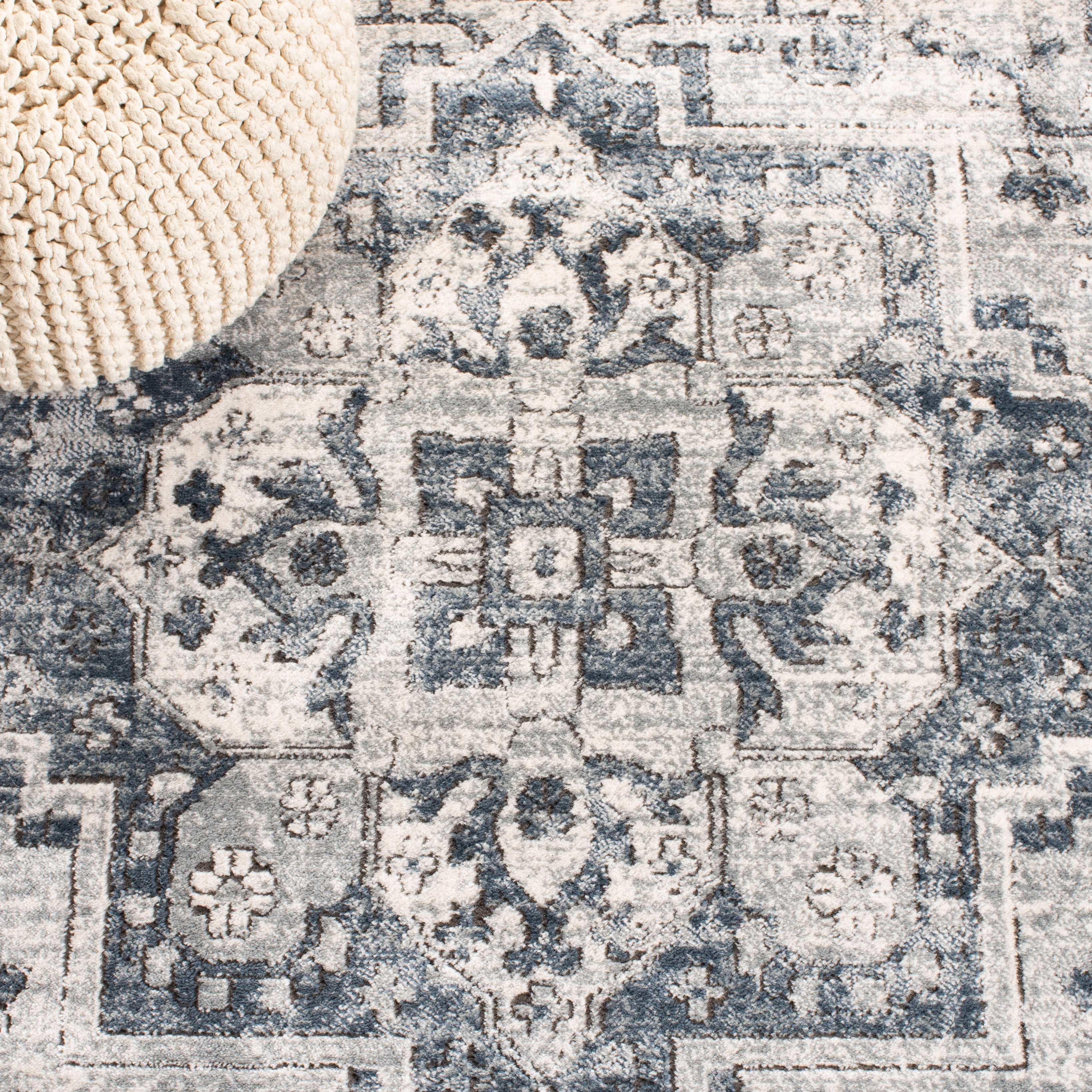 SAFAVIEH Martha Stewart Denver Oregon Area Rug, Navy/Ivory, 5'1" x 7'6"