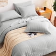 thumbnail image 4 of Juego de cama CozyLux King Seersucker, edredón gris claro, 7 unidades, 4 of 9
