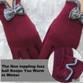 thumbnail image 4 of Guantes cálidos de invierno para mujer con dedos sensibles al tacto con texto en pantalla, guantes resistentes al viento con forro de lana, 4 of 5
