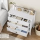 thumbnail image 4 of Yeshouse Cómoda acanalada blanca de 80 cm con 3 cajones, mesita de noche grande y moderna de madera, compacta para dormitorio, sala de estar y pasillo, 4 of 7