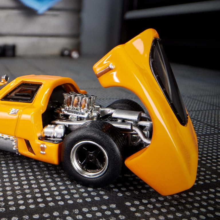 ホットウィール マクラーレン　M6GT Mattel, Hot Wheels Elite 64 McLaren M6GT, Orange, Fully Openable