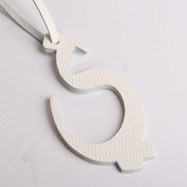 Llavero con letras del alfabeto para mujer, colgante de lujo, hecho a medida, de cuero Natural genuino, mochila, bolso