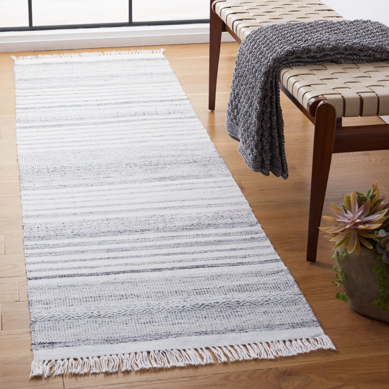 SAFAVIEH Kilim Mckayla Striped Polyester Area Rug, Ivory/Light Grey, 5' x 8'