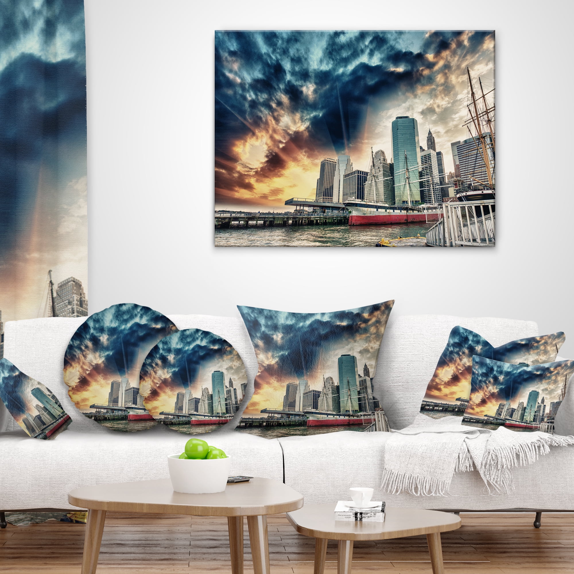 Designart Sunset Colors of Manhattan - Cityscape Photo Throw Pillow - 18x18