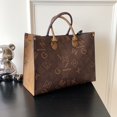 thumbnail image 2 of Bolso de mano de diseñador de lujo para mujer, Bolsa femenina con patrón de doble cara, de gran capacidad, novedad de 2023 Fivean unisex, 2 of 2