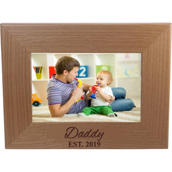 Daddy EST. 2019 4-inch x 6-Inch Wood Picture Frame