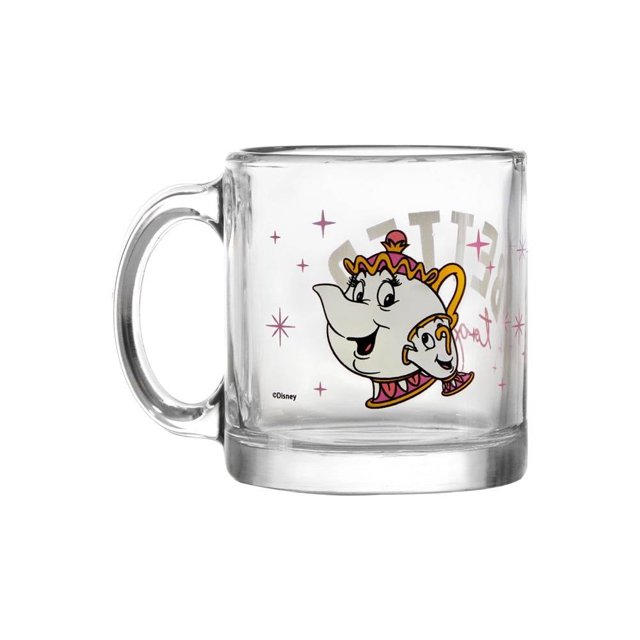 taza crisa 384 ml vidrio transparente diseño calcomanía together — Taza para café y té de 384 ml, vista frontal centrada; vidrio claro con asa y base sólida, calcomanía colorida de tetera y tacita estilo caricatura con estrellas decorativas y logo pequeño. Apta para lavavajillas y uso diario; a menudo usada también como vaso auxiliar para servir cremas o salsas en mesas informales.