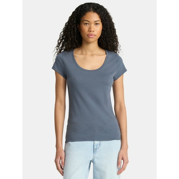 No Boundaries Scoop Neck Tee with Short Sleeves, Women's
